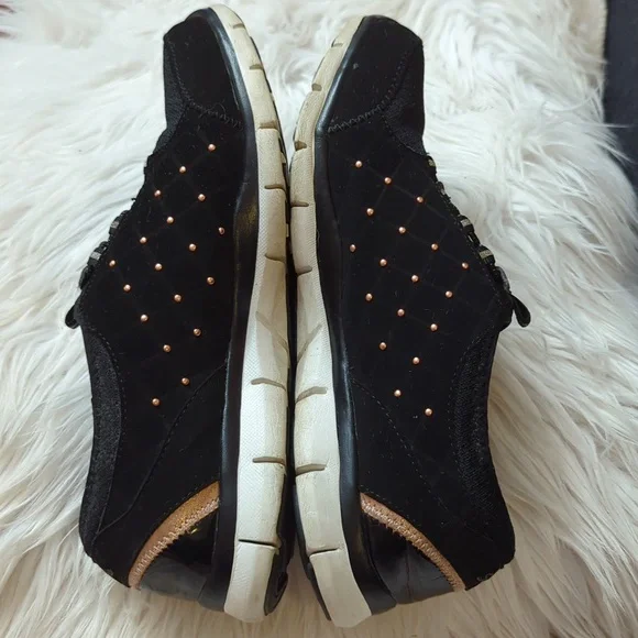 Skechers Black Sneakers with Suede Finish and Platform Sole - Picture 6 of 10